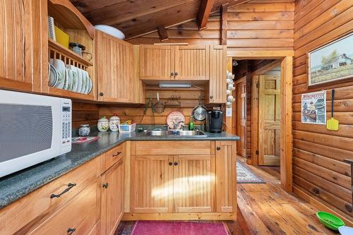 11190 3A Highway, Sanca, BC - Indoor Photo Showing Kitchen With Double Sink