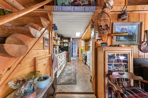 11190 3A Highway, Sanca, BC - Indoor Photo Showing Other Room