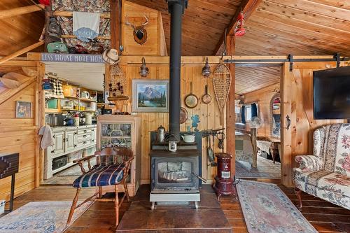 11190 3A Highway, Sanca, BC - Indoor With Fireplace