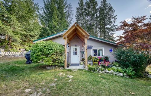 11190 3A Highway, Sanca, BC - Outdoor