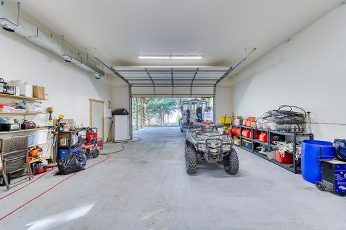 11190 3A Highway, Sanca, BC - Indoor Photo Showing Garage