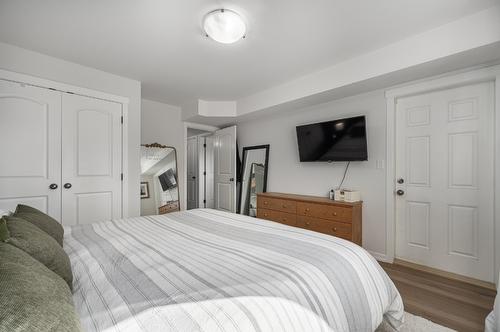 2-1900 Hugh Allan Drive, Kamloops, BC - Indoor Photo Showing Bedroom