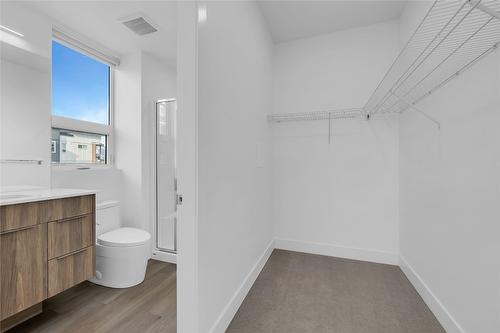502C-3642 Mission Springs Drive, Kelowna, BC - Indoor Photo Showing Other Room