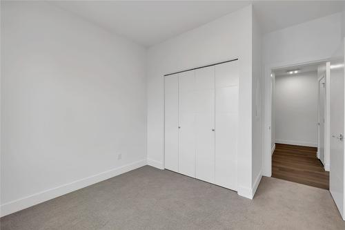 502C-3642 Mission Springs Drive, Kelowna, BC - Indoor Photo Showing Other Room