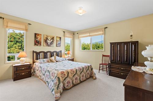 1701 Erickson Road, Creston, BC - Indoor Photo Showing Bedroom