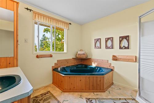 1701 Erickson Road, Creston, BC - Indoor