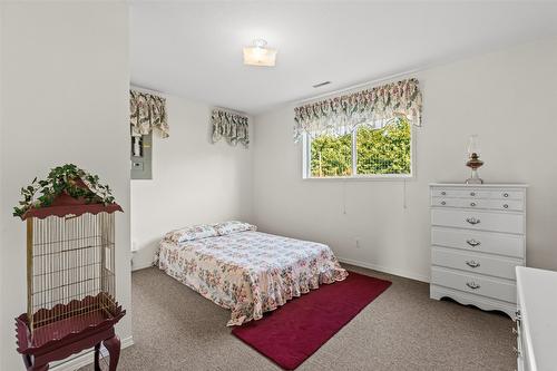 1701 Erickson Road, Creston, BC - Indoor Photo Showing Bedroom