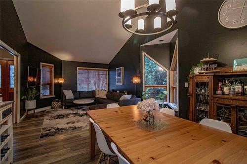 2611 Evergreen Drive, Penticton, BC - Indoor Photo Showing Dining Room