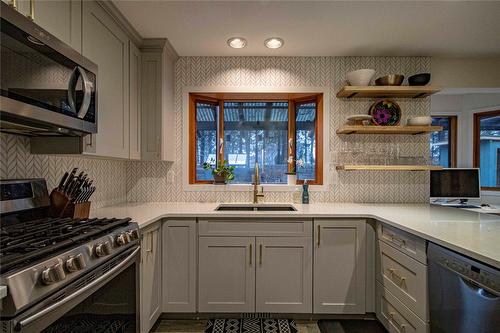 2611 Evergreen Drive, Penticton, BC - Indoor Photo Showing Kitchen With Upgraded Kitchen