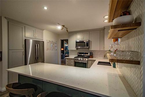 2611 Evergreen Drive, Penticton, BC - Indoor Photo Showing Kitchen