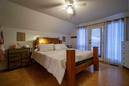 2611 Evergreen Drive, Penticton, BC - Indoor Photo Showing Bedroom