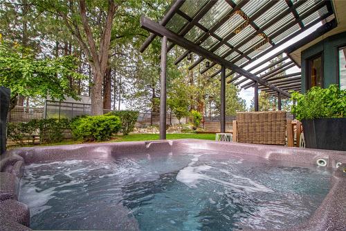 2611 Evergreen Drive, Penticton, BC - Outdoor