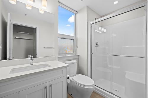 406-3638 Mission Springs Drive, Kelowna, BC - Indoor Photo Showing Bathroom