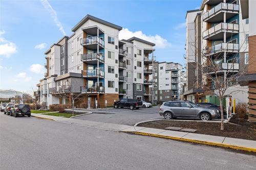 406-3638 Mission Springs Drive, Kelowna, BC - Outdoor With Facade