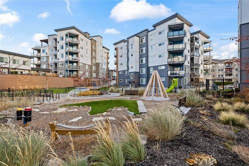 406-3638 Mission Springs Drive, Kelowna, BC - Outdoor With Facade