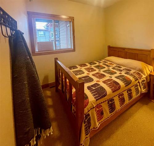 210-300 Stemwinder Drive, Kimberley, BC - Indoor Photo Showing Bedroom