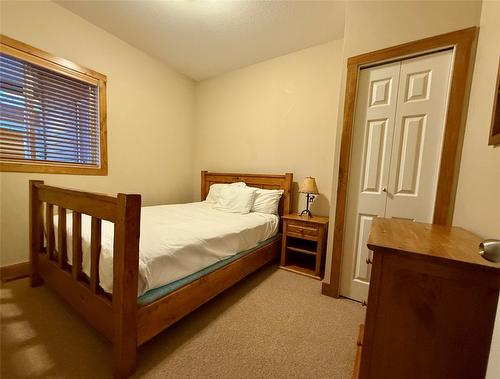210-300 Stemwinder Drive, Kimberley, BC - Indoor Photo Showing Bedroom