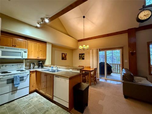 210-300 Stemwinder Drive, Kimberley, BC - Indoor Photo Showing Kitchen With Double Sink