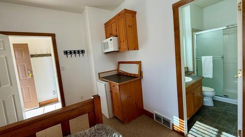 210-300 Stemwinder Drive, Kimberley, BC - Indoor
