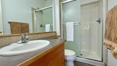210-300 Stemwinder Drive, Kimberley, BC - Indoor Photo Showing Bathroom