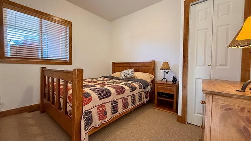 210-300 Stemwinder Drive, Kimberley, BC - Indoor Photo Showing Bedroom