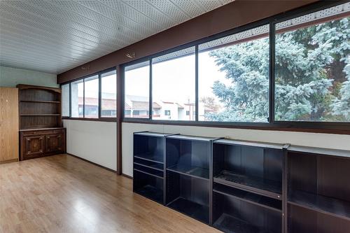 314-2110 Hoy Street, Kelowna, BC - Indoor Photo Showing Other Room