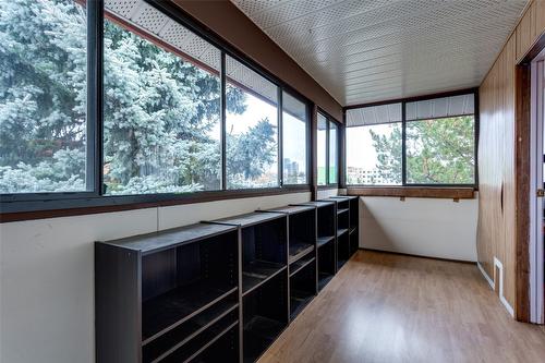 314-2110 Hoy Street, Kelowna, BC - Indoor