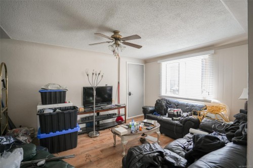 2758 Anderson Ave, Port Alberni, BC - Indoor Photo Showing Living Room
