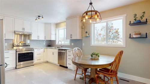 203 8Th Street, Cranbrook, BC - Indoor Photo Showing Other Room