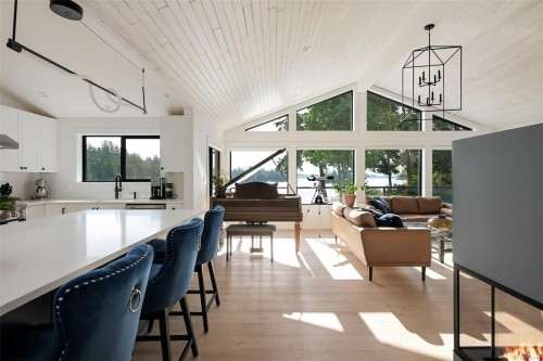 8 Woodville Pl, View Royal, BC 