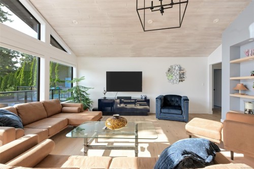 8 Woodville Pl, View Royal, BC 