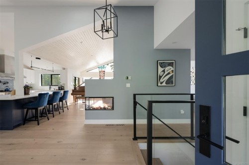 8 Woodville Pl, View Royal, BC 