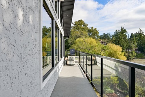 8 Woodville Pl, View Royal, BC 