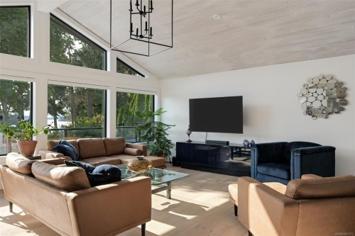 8 Woodville Pl, View Royal, BC 