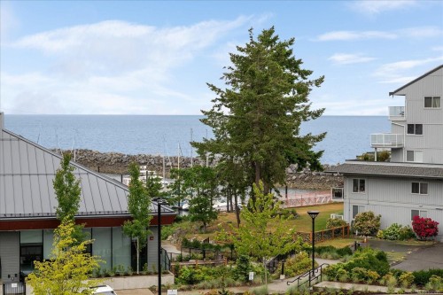 305-3529 Dolphin Dr, Nanoose Bay, BC - Outdoor