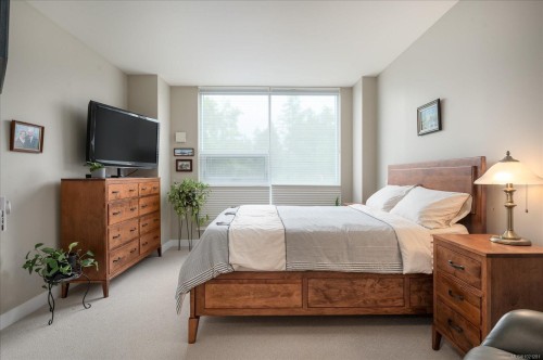 305-3529 Dolphin Dr, Nanoose Bay, BC - Indoor Photo Showing Bedroom