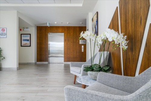 305-3529 Dolphin Dr, Nanoose Bay, BC - Indoor