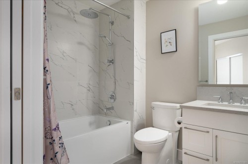 305-3529 Dolphin Dr, Nanoose Bay, BC - Indoor Photo Showing Bathroom
