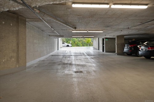 305-3529 Dolphin Dr, Nanoose Bay, BC - Indoor Photo Showing Garage