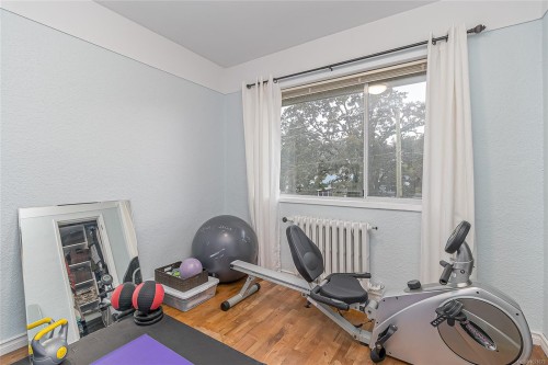 3837 Wilkinson Rd, Saanich, BC 