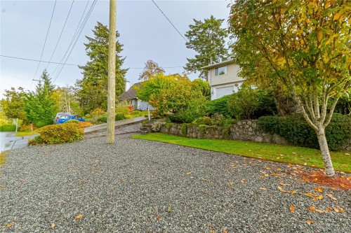 3837 Wilkinson Rd, Saanich, BC 