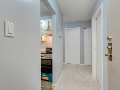 302-859 Carrie St, Esquimalt, BC - Indoor Photo Showing Other Room