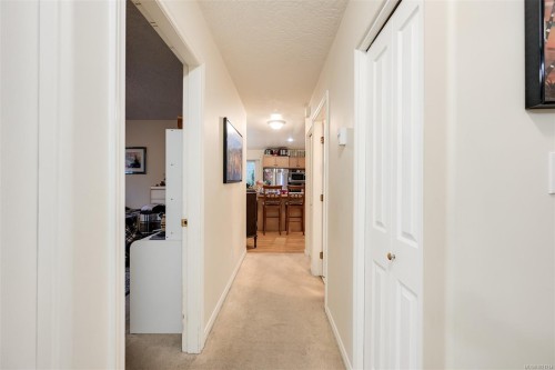 1975 Highland Rd, View Royal, BC 