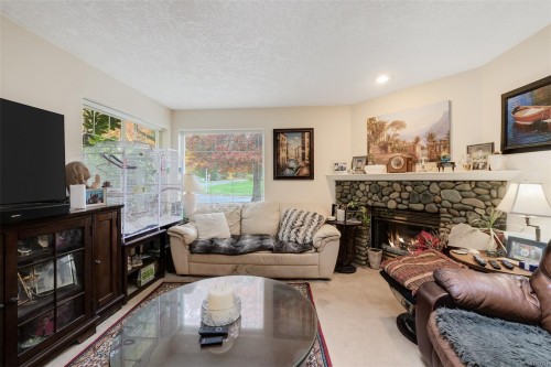 1975 Highland Rd, View Royal, BC 