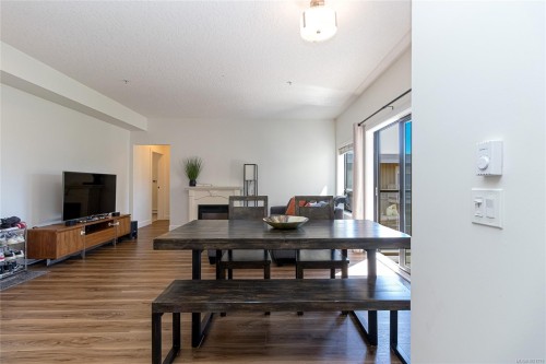 408-870 Short St, Saanich, BC - Indoor