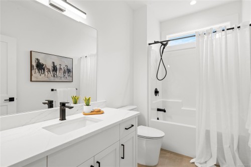 504 Juniper Dr, Qualicum Beach, BC 