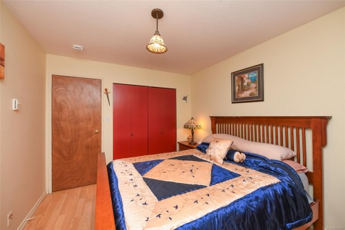 31-1535 Dingwall Rd, Courtenay, BC - Indoor Photo Showing Bedroom