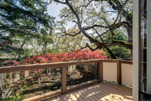 22-901 Kentwood Lane, Saanich, BC 