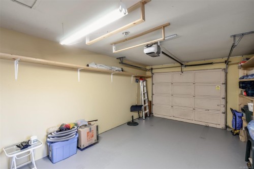 22-901 Kentwood Lane, Saanich, BC 