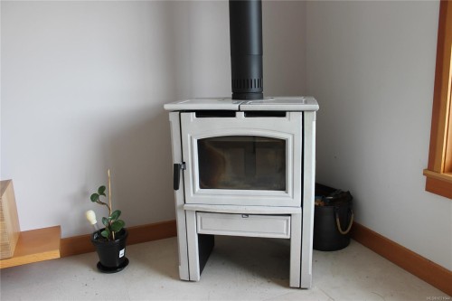 1721 Wilmot Rd, Cowichan Bay, BC 